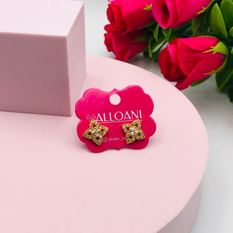 Brinco flor cravejada