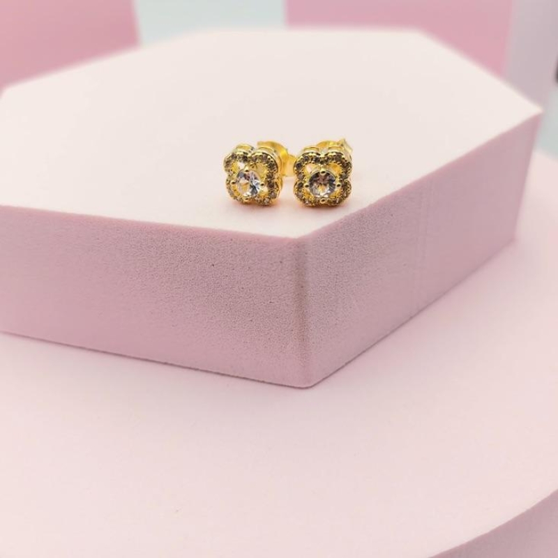 Brinco Flor Cravejado