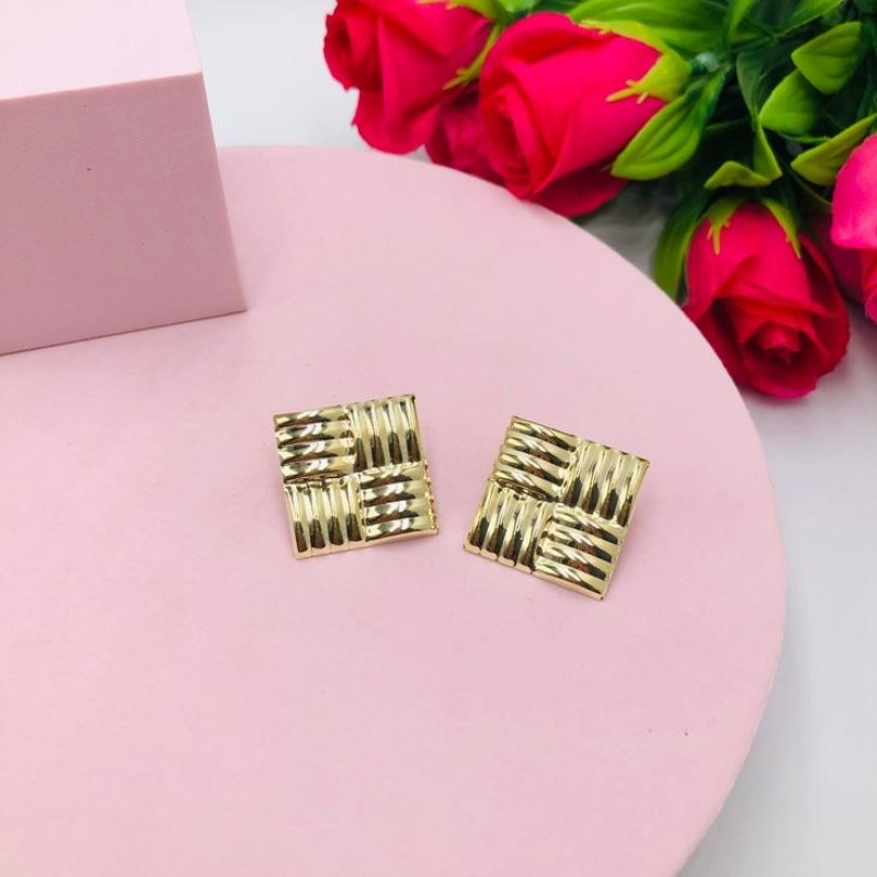 Brinco Geométrico Trabalhado