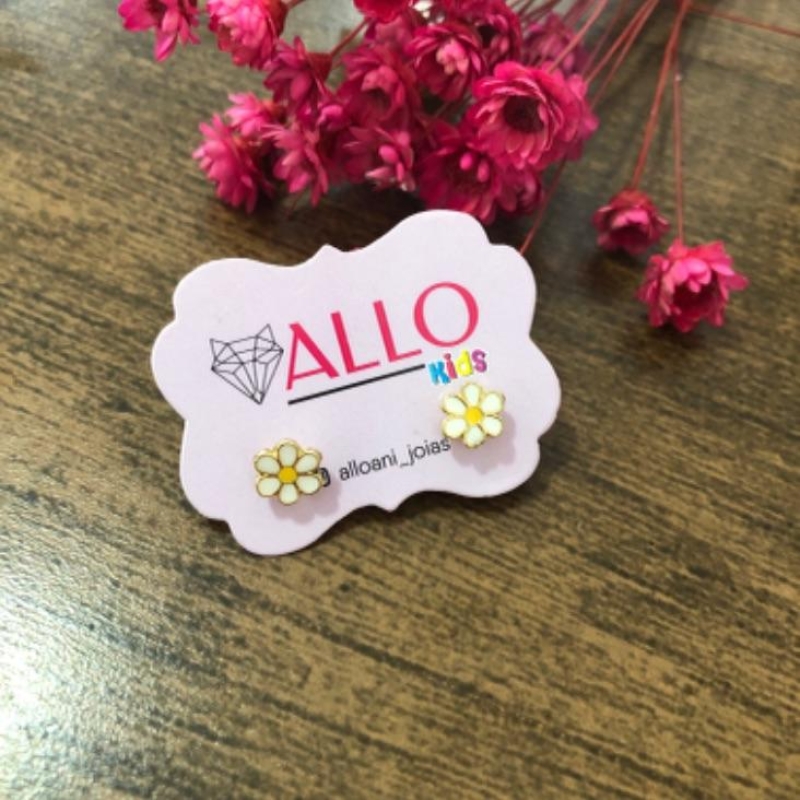 Brinco infantil margarida resinada