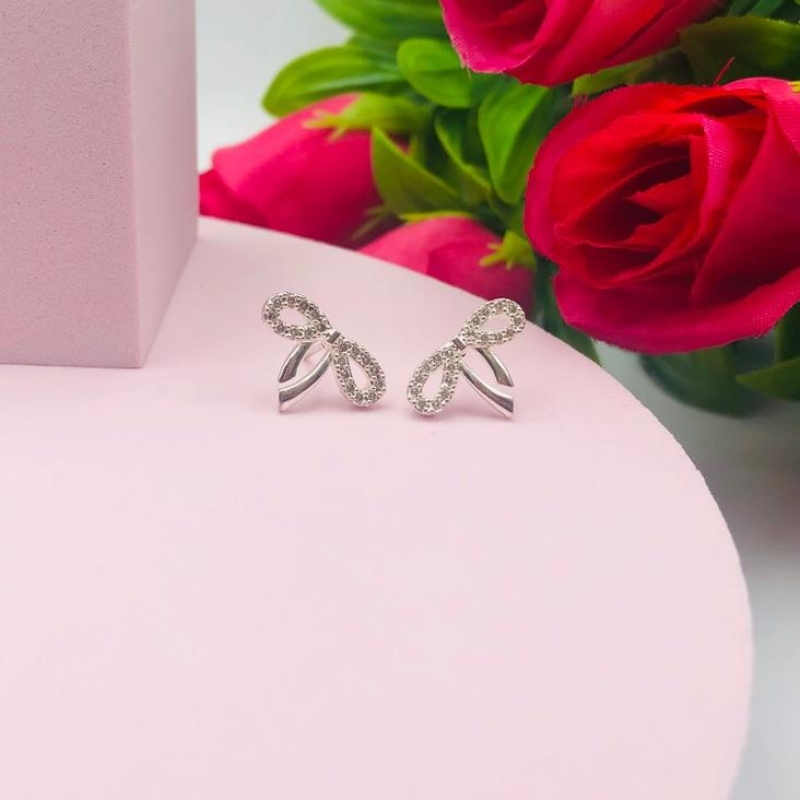 Brinco Laço Cravejado