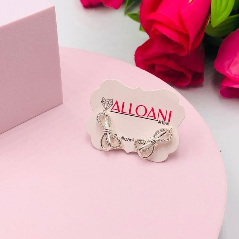 Brinco Laço Cravejado