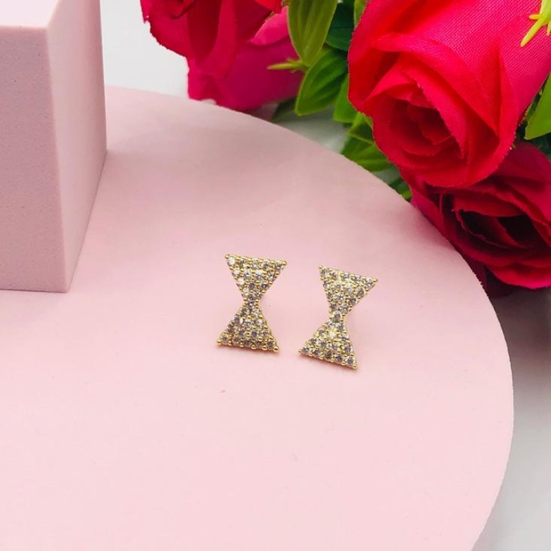 Brinco Laço Cravejado