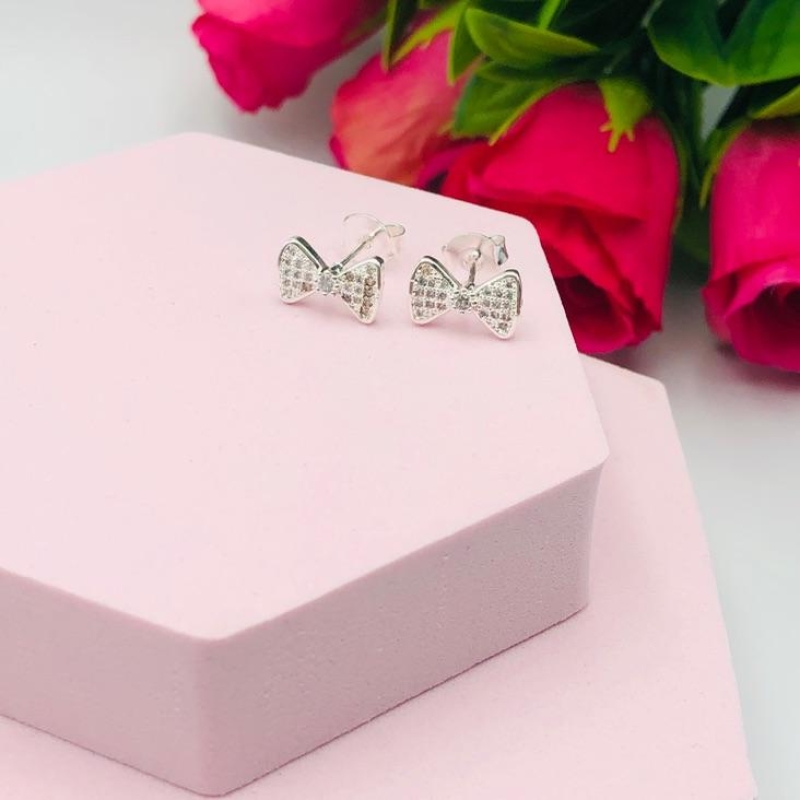 Brinco Laço Cravejado