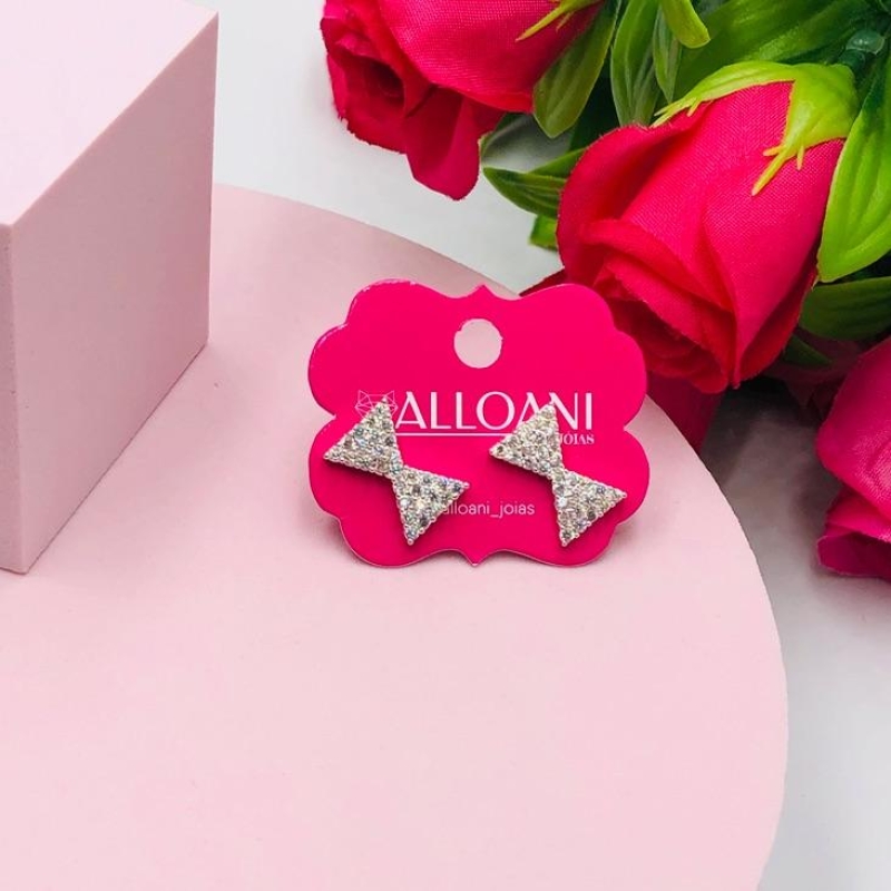 Brinco Laço Cravejado de Zirconias