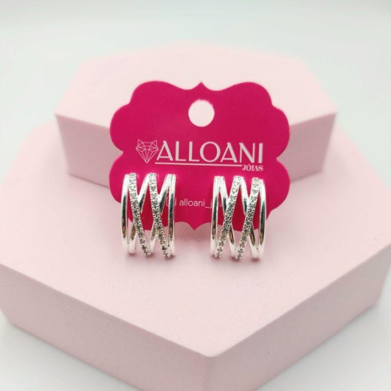 Brinco Meia Argola com Linha em X Cravejado