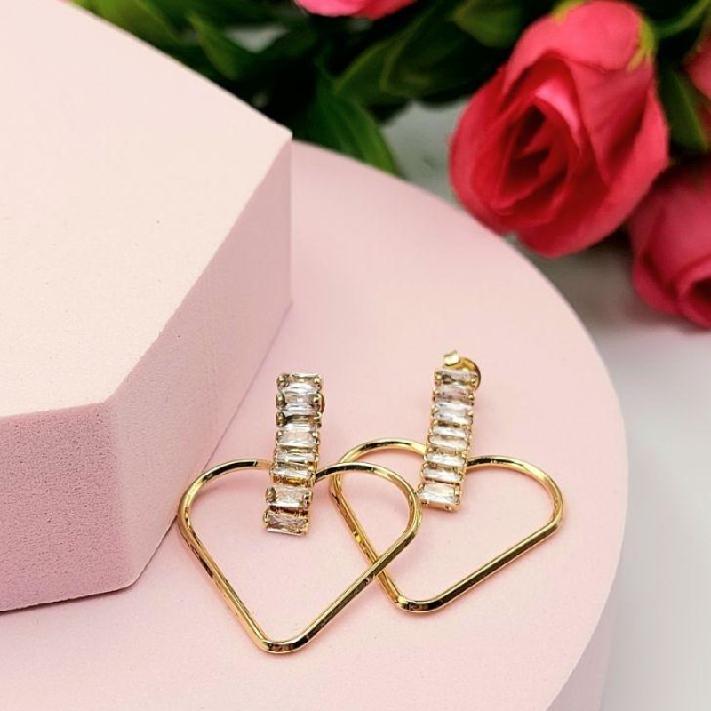 Brinco Pendura Coração com Riviera