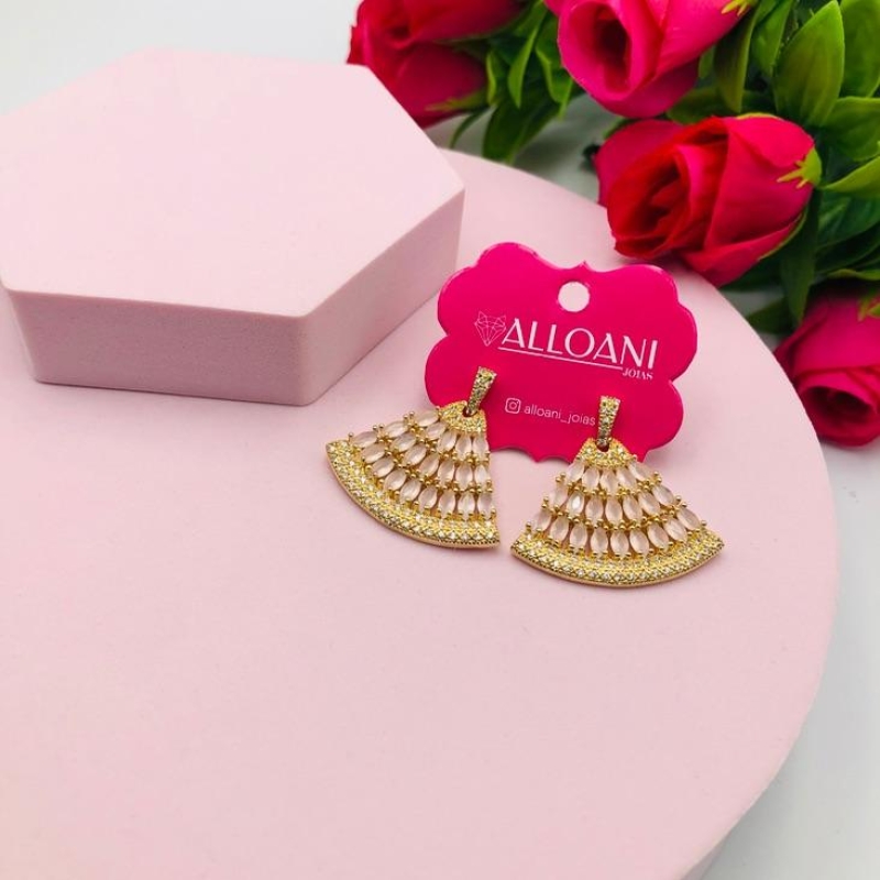 Brinco Pendurado com Pedras Rosa