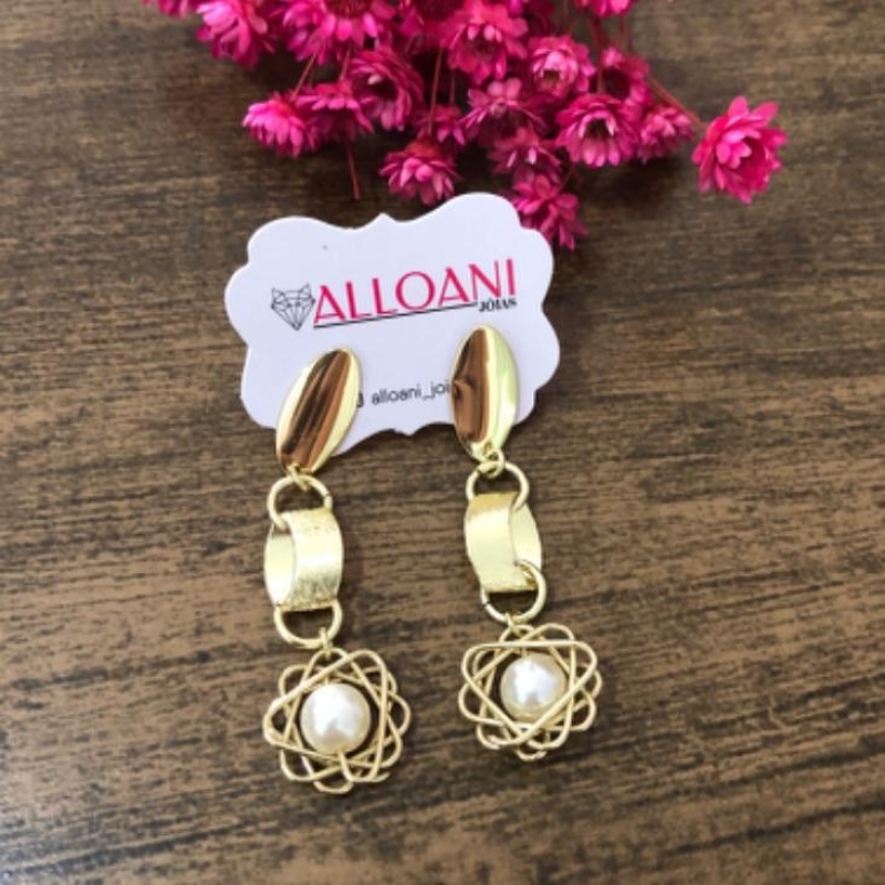 Brinco Pendurado com Pérola