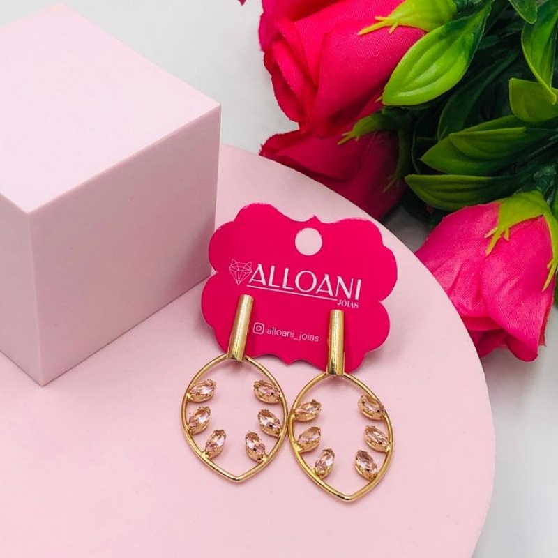 Brinco Pendurado Folha com Pedras Rosas