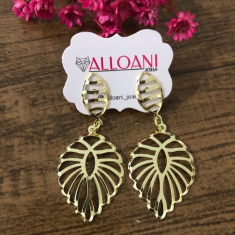 Brinco pendurado formato folha