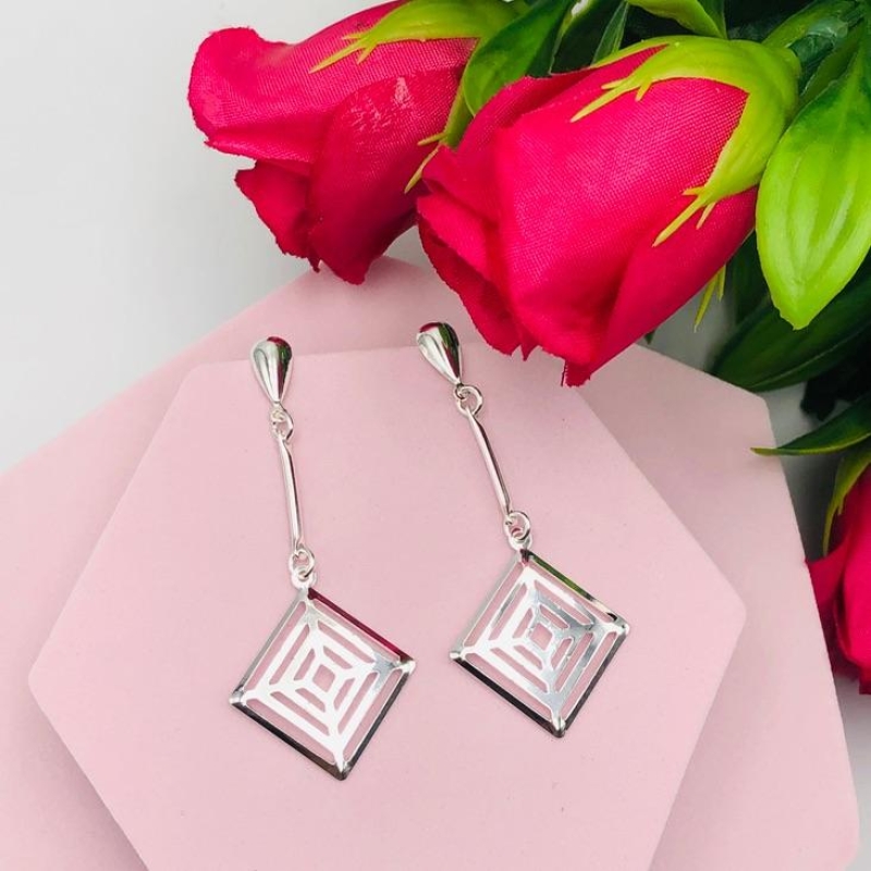 Brinco pendurado geométrico