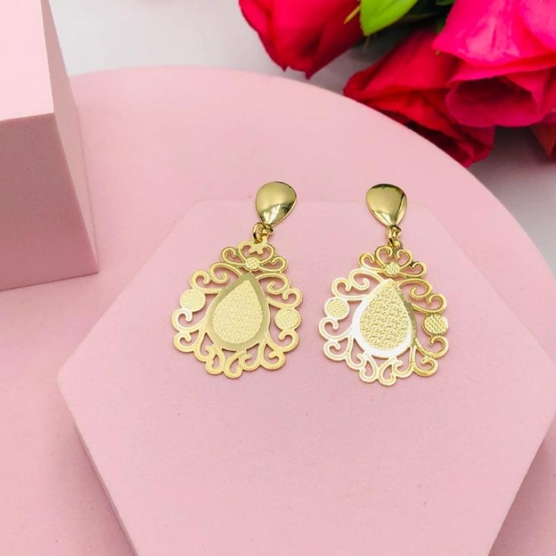 Brinco Pendurado Trabalhado