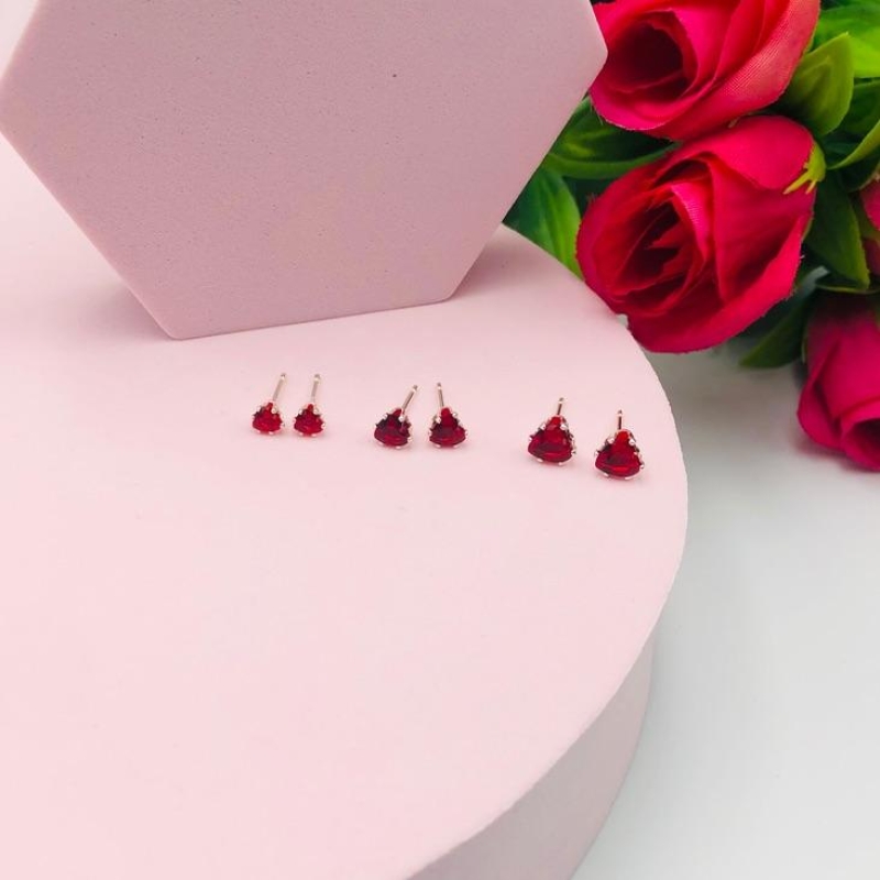 Brinco Trio Coração Zirconia Vermelha