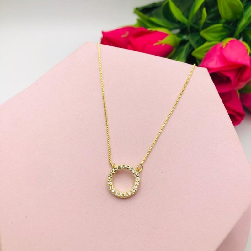 Colar Cartier com Pingente Redondo Cravejado