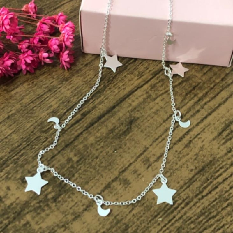 Colar Choker Pingentes Estrela e Lua