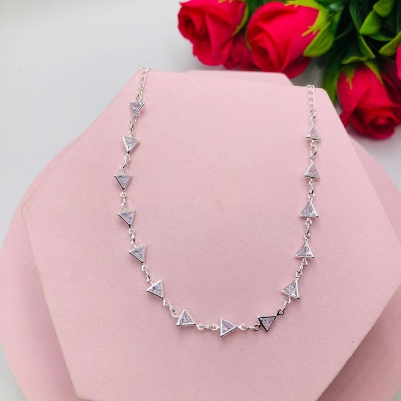Colar Choker Zircônias Triângulo
