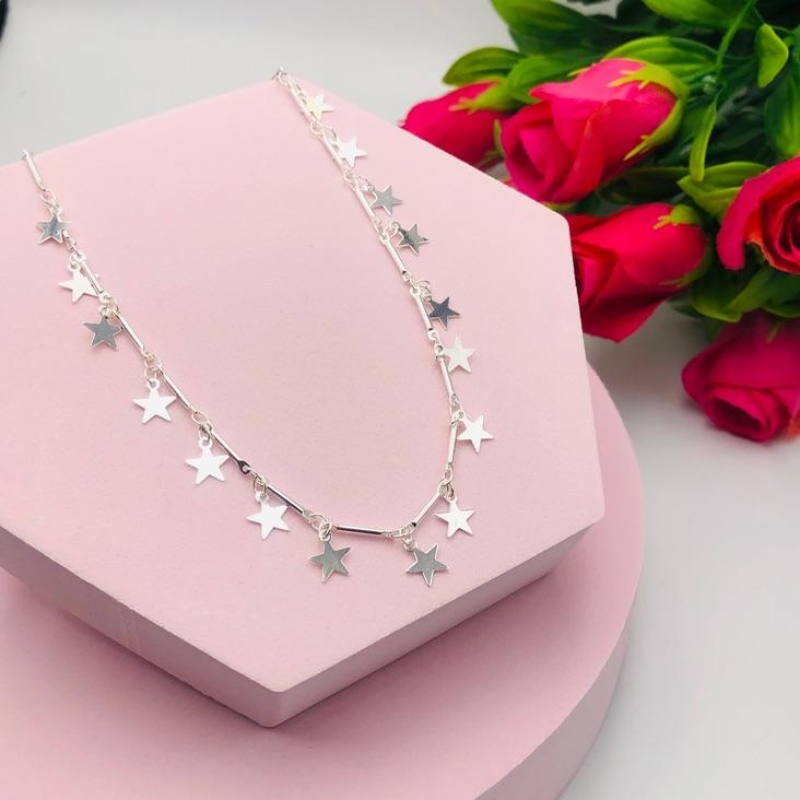 Colar com Pingentes Estrelas