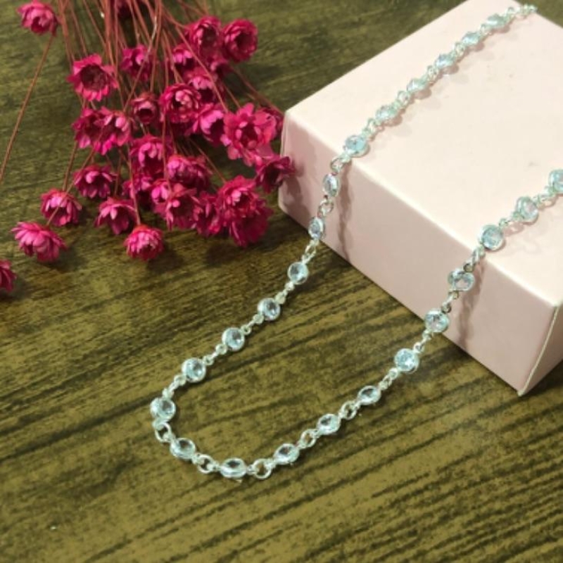 Colar com Vários Pontos de Luz