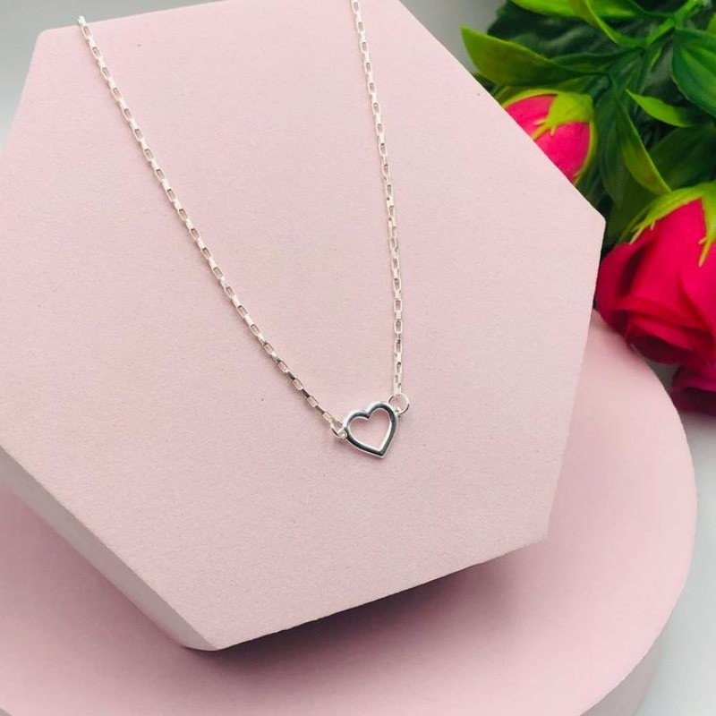 Colar Corrente Tijolinho  com Pingente Coração