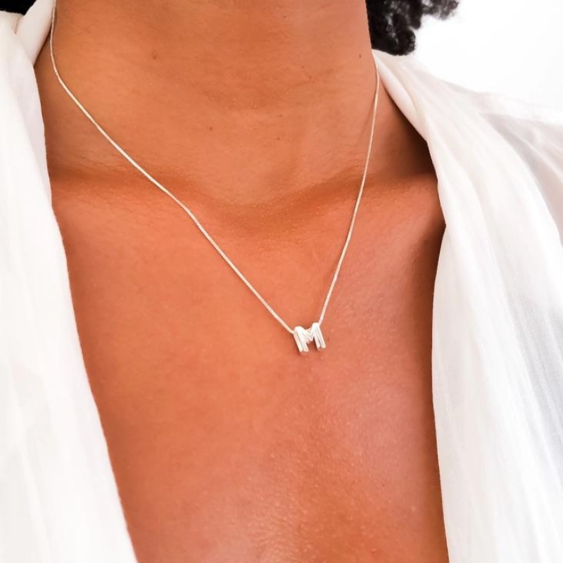 Colar Corrente Veneziana Letra M