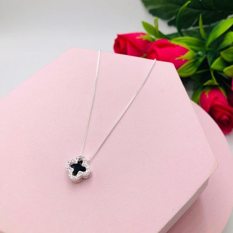 Colar Trevo Cravejado