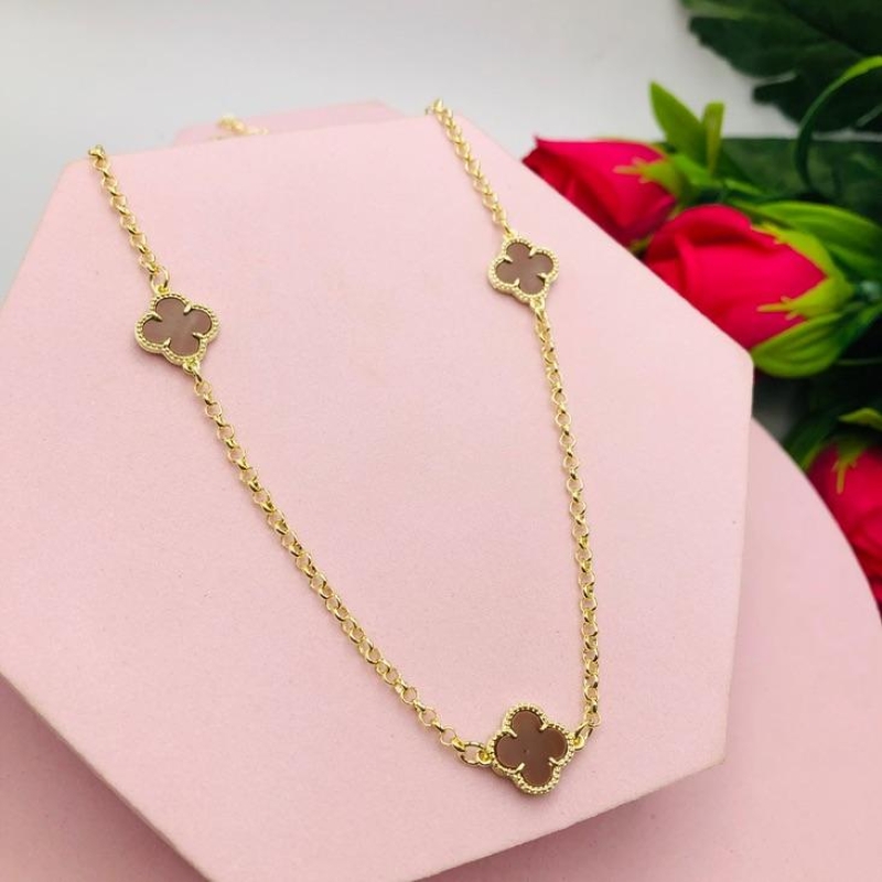 Colar Trevo Marrom