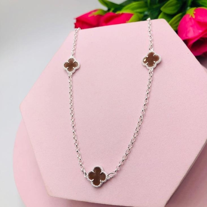 Colar Trevos Marrom