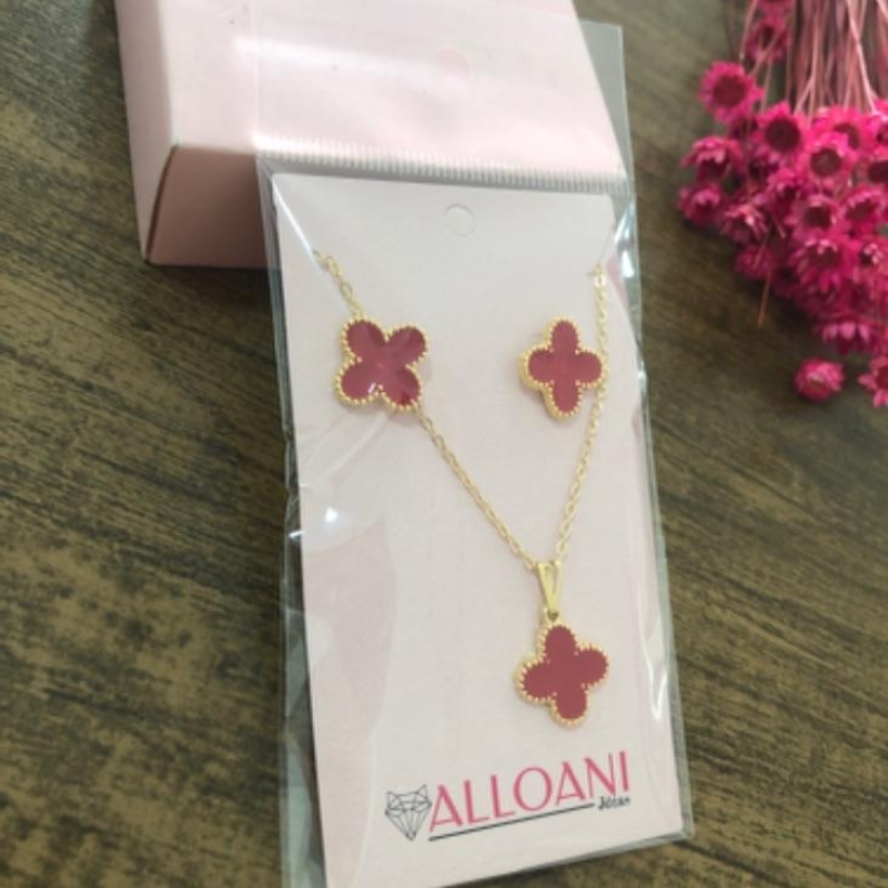 Conjunto Trevo Vermelho