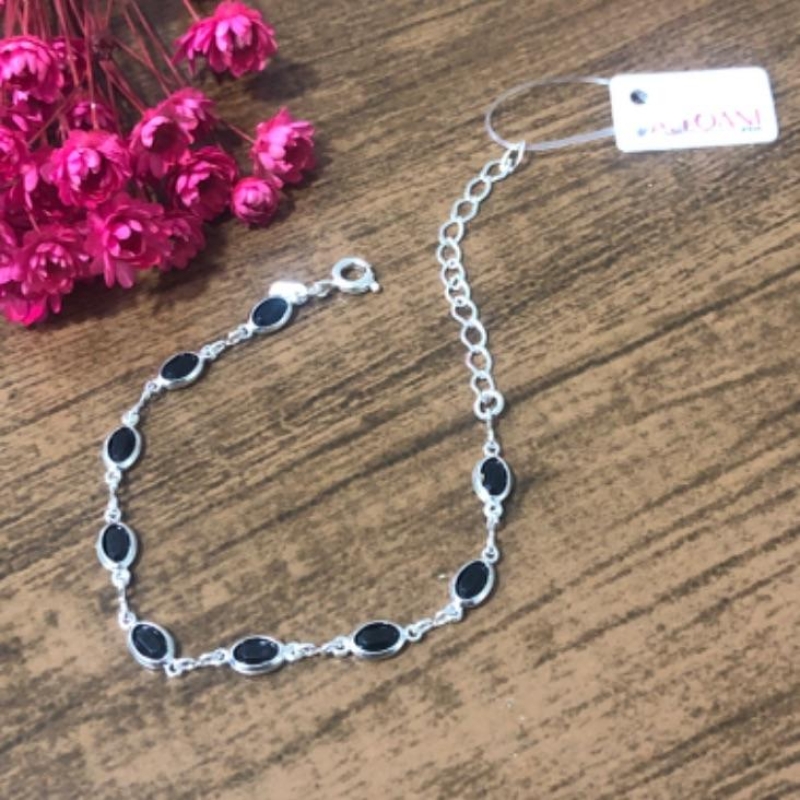 Pulseira com Pedras Pretas