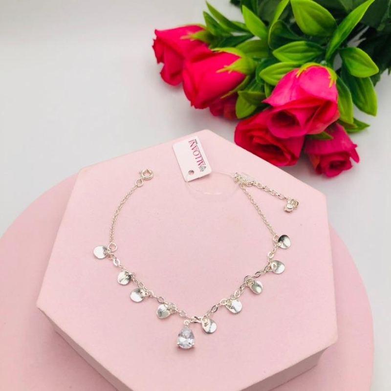 Pulseira com Pingentes Bolinhas e uma Gota