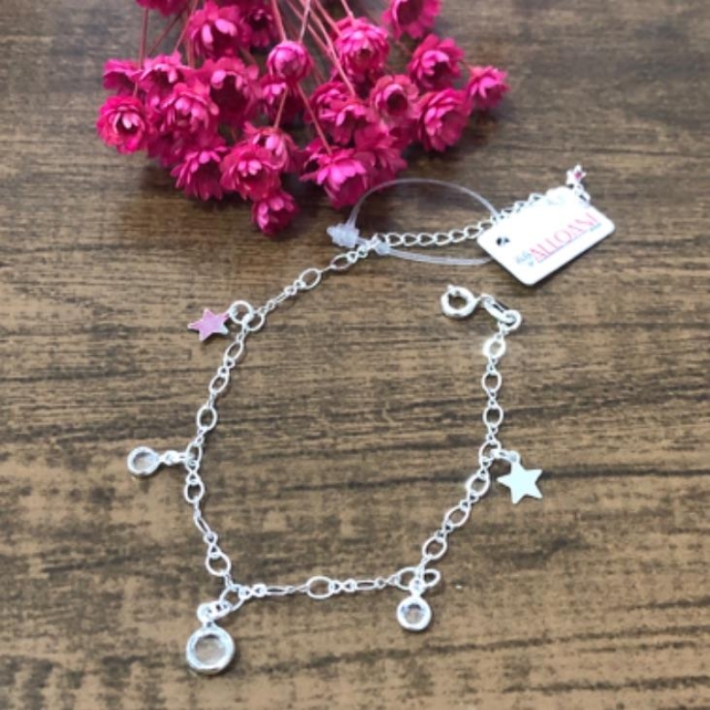 Pulseira com Pingentes Ponto de Luz e Estrelas