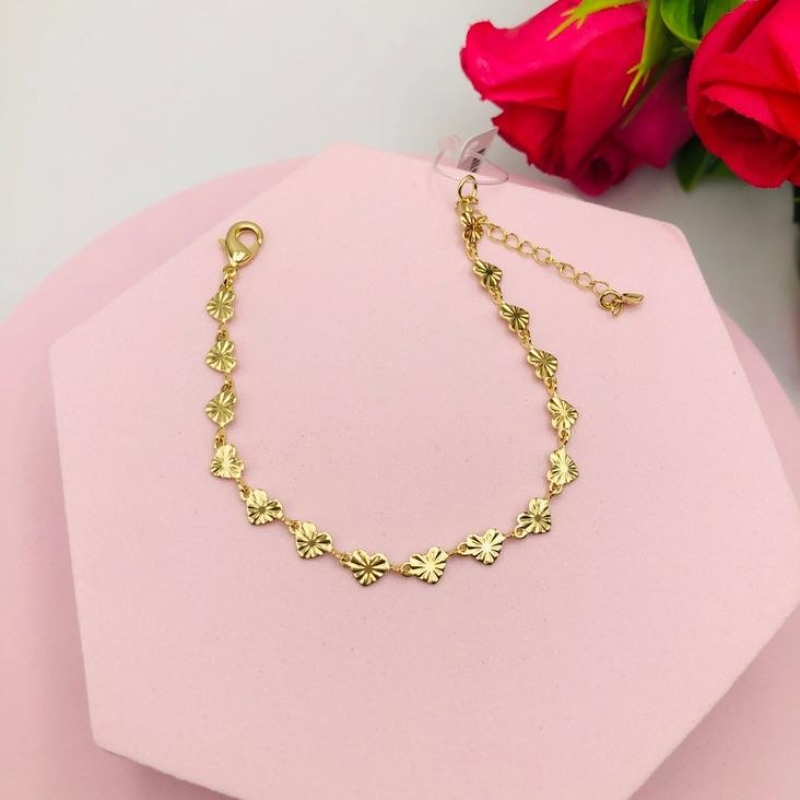 Pulseira corações trabalhado