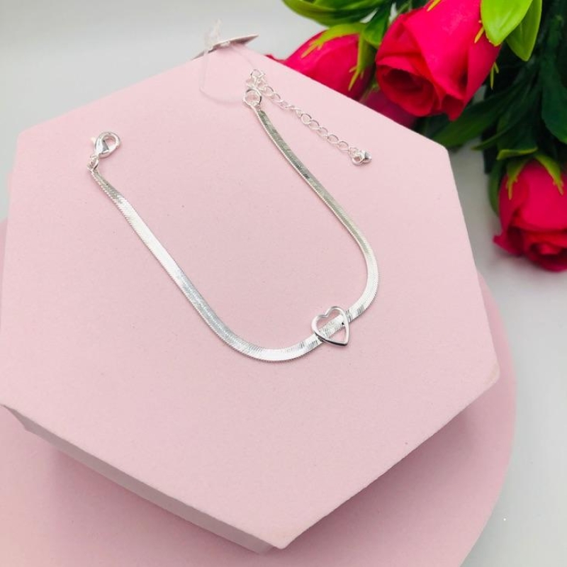 Pulseira Fita com Pingente Coração