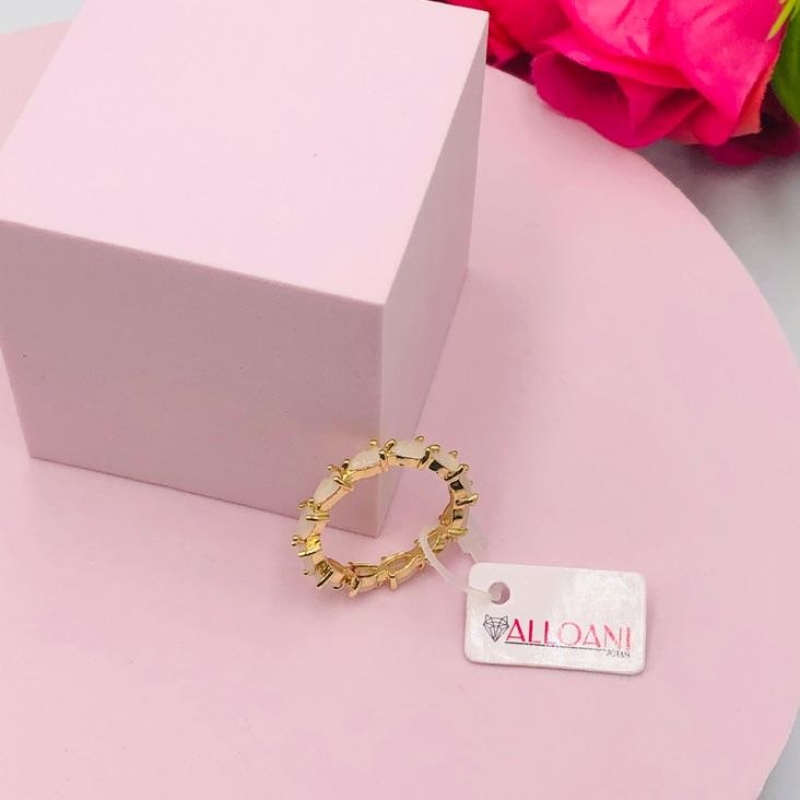 Anel com pedras rosa