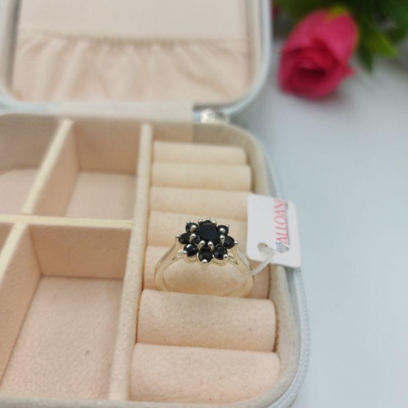 Anel de Flor com Pedras Pretas N°21