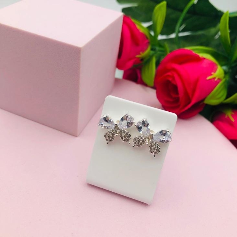 Brinco Borboleta Cravejado