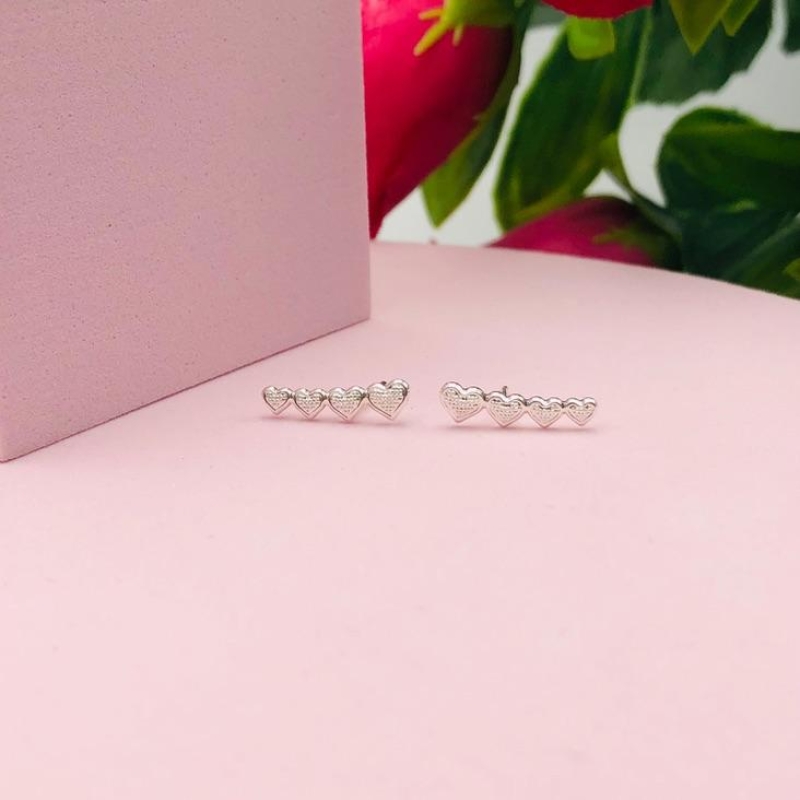 Brinco Ear Cuff Corações