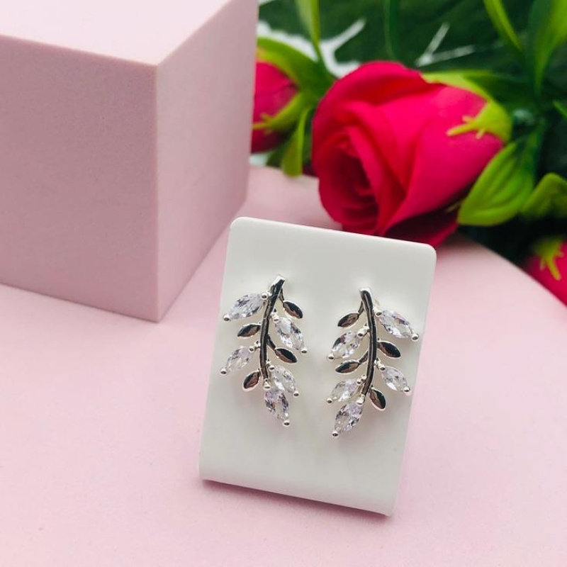 Brinco Flor Cravejado