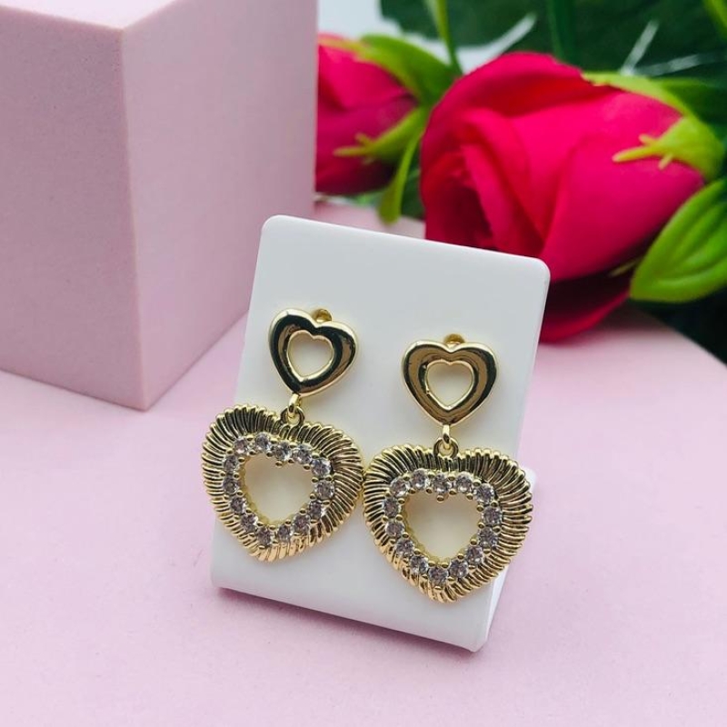 Brinco Pendurado Coração Cravejado