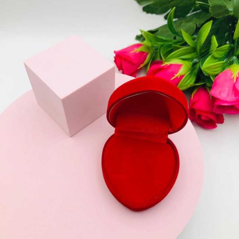 Caixa de anel Formato Coração Veemelho