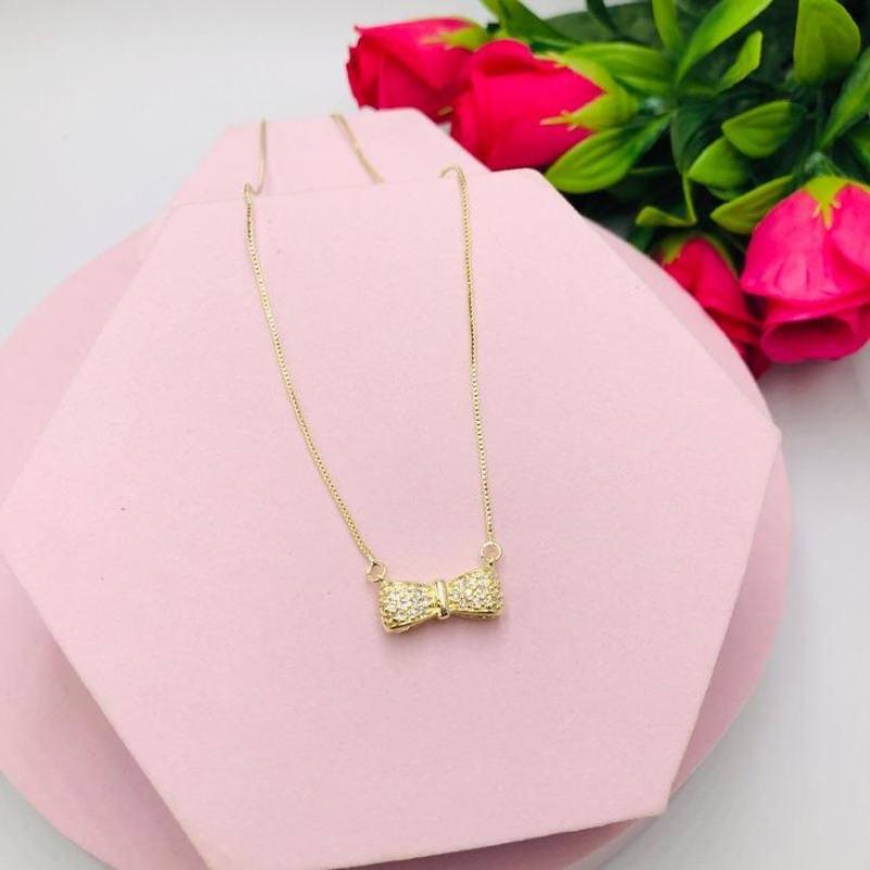 Colar Corrente veneziana com Pingente Laço Cravejado