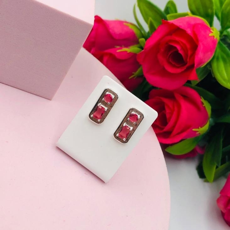 Brinco com Pedras Rosa
