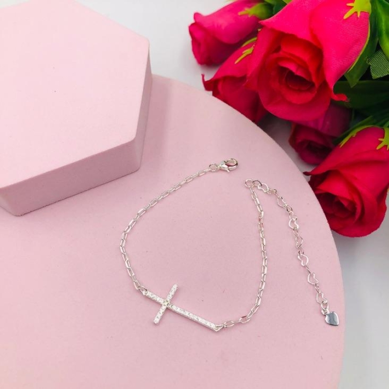 Pulseira com Pingente Cruz Cravejado
