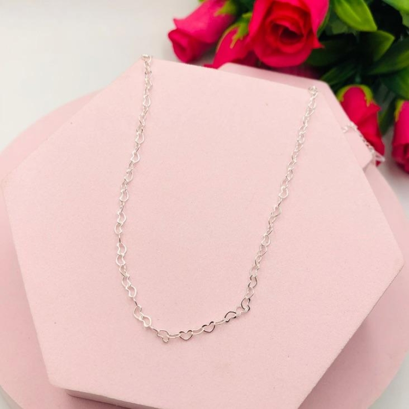 Colar choker Corações