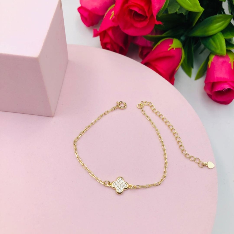 Pulseira Cartier com Pingente Trevo Cravejado