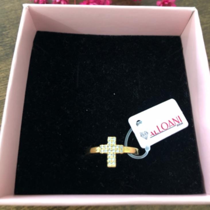 Anel com cruz cravejada