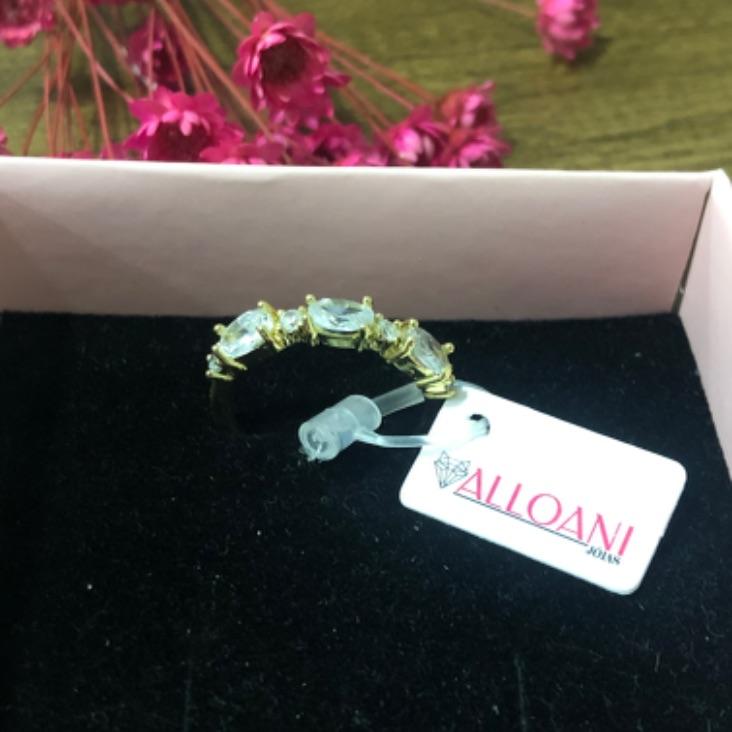 Anel com Pedras Brancas