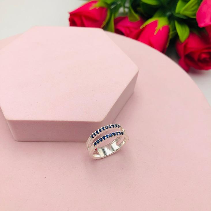 Anel com Zirconias Azul N 19