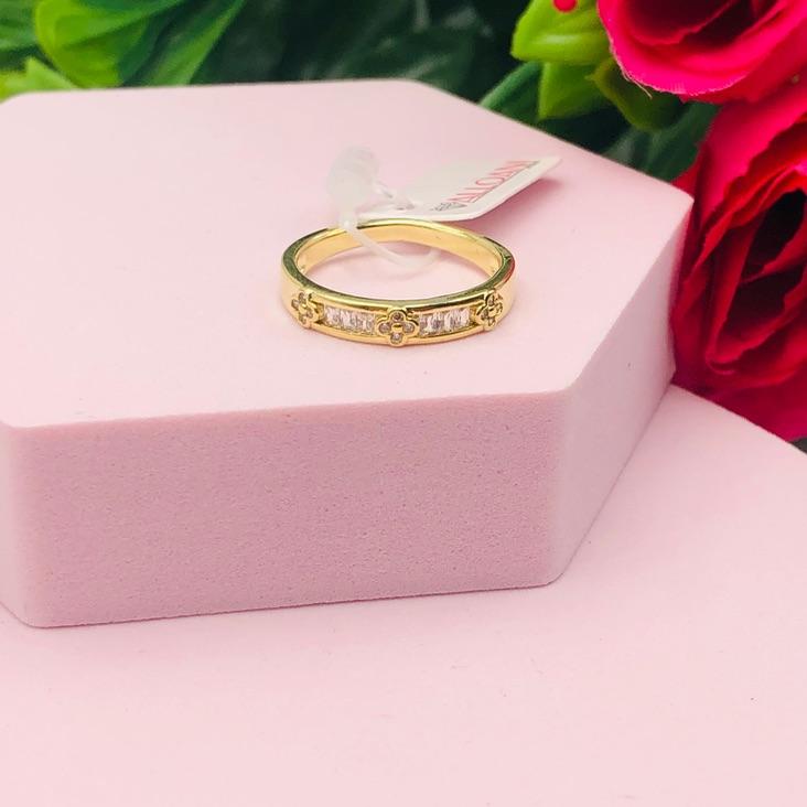 Anel Cravejado com Trevos N 19